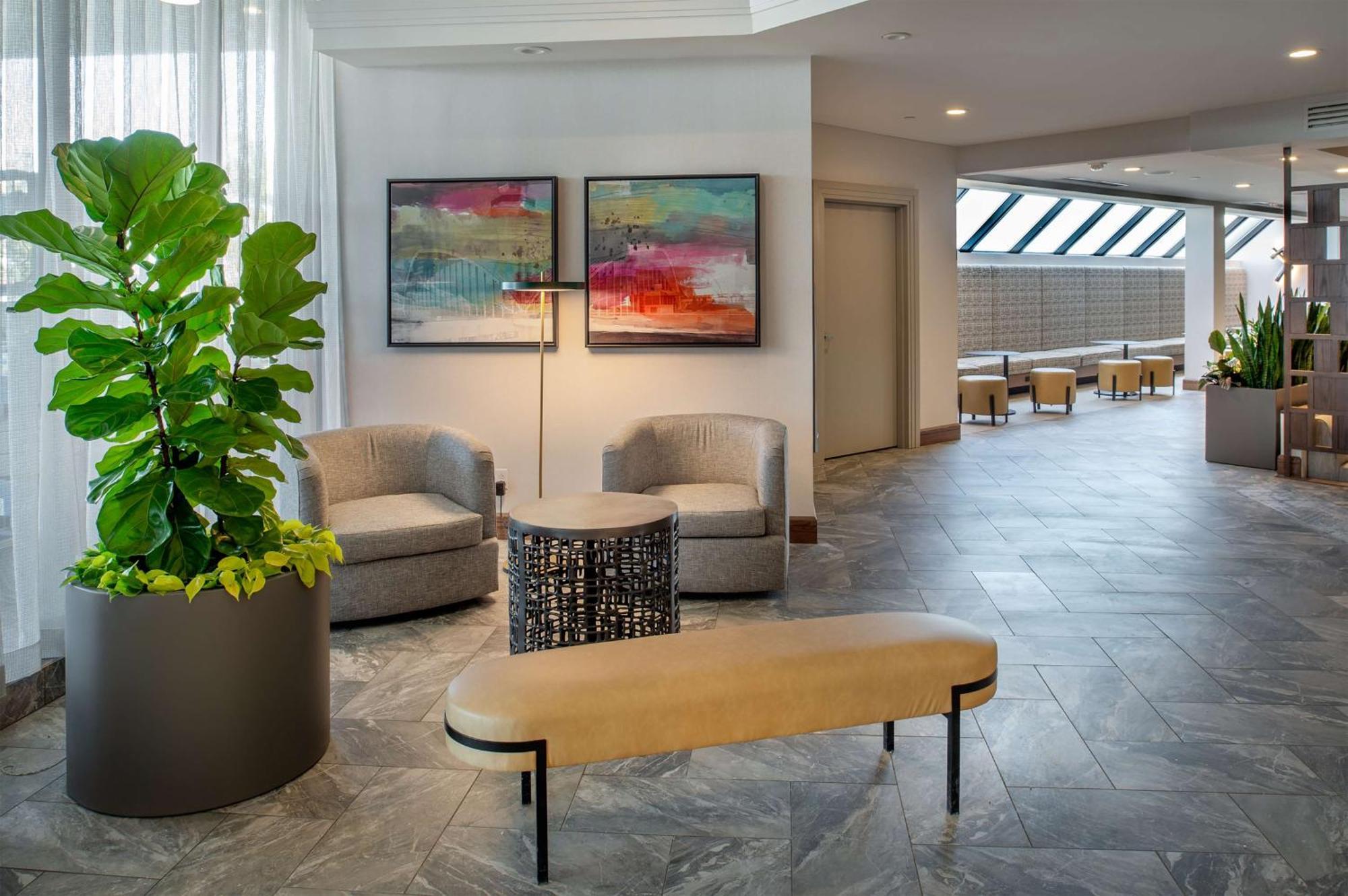 Hotel Hilton St. Louis Airport 3*